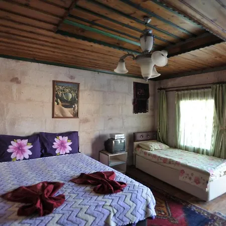 Мініготель Coco Cave 2*