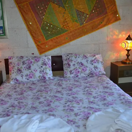 Coco Cave Мініготель