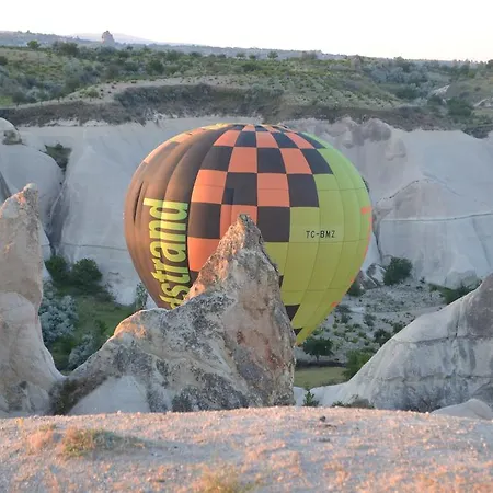 Мініготель Coco Cave 2*